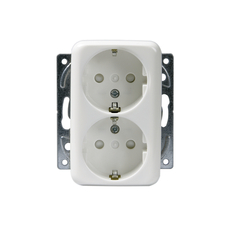 JUSSI 2-GANG SOCKET OUTLET SCHUKO WITH CENTER PLATE